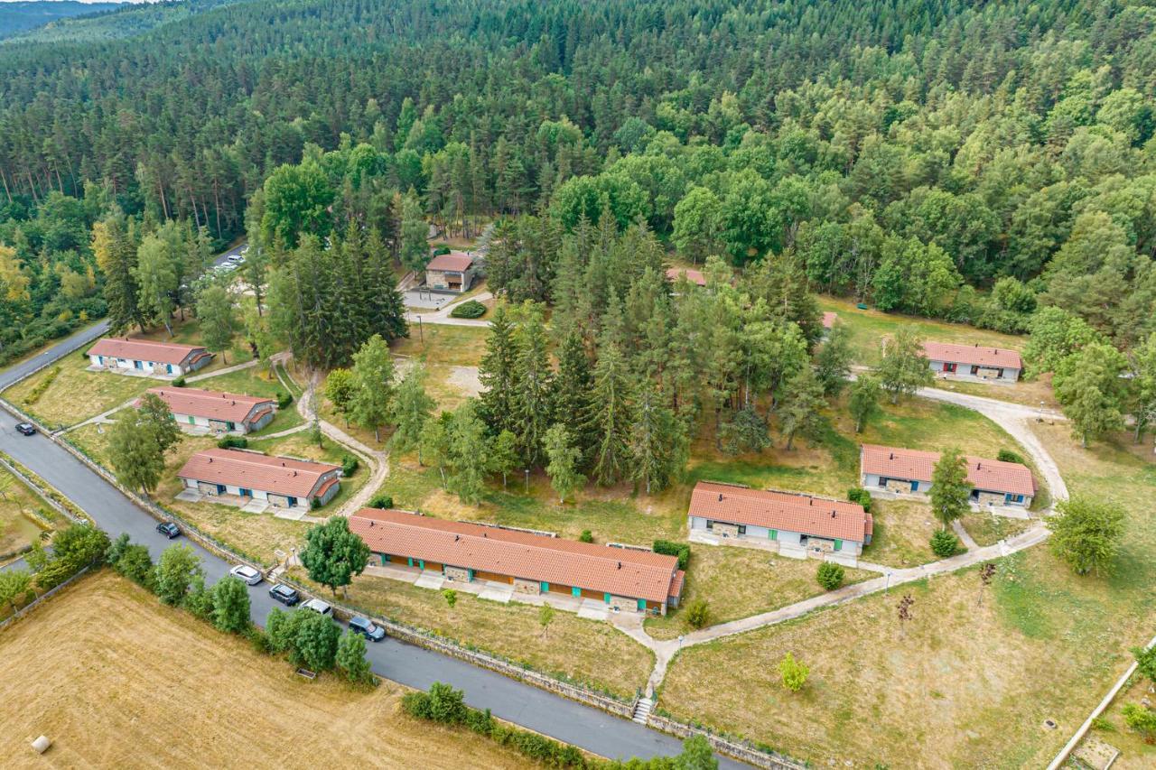 Village De Gites De La Foret De Ganigal Le Malzieu-Ville Exterior photo