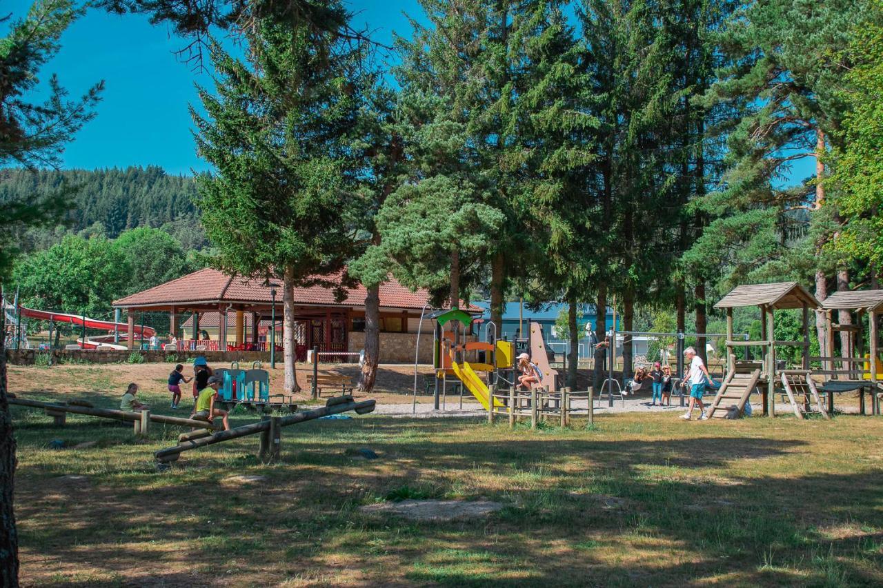 Village De Gites De La Foret De Ganigal Le Malzieu-Ville Exterior photo