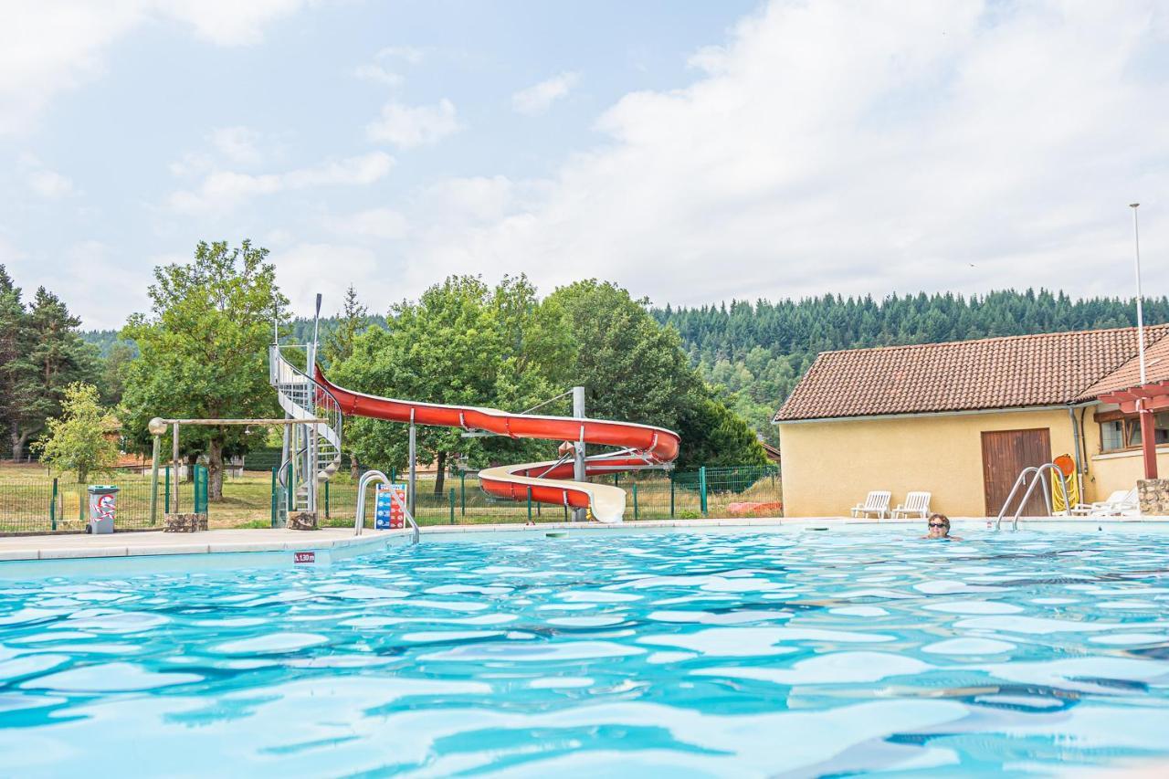 Village De Gites De La Foret De Ganigal Le Malzieu-Ville Exterior photo